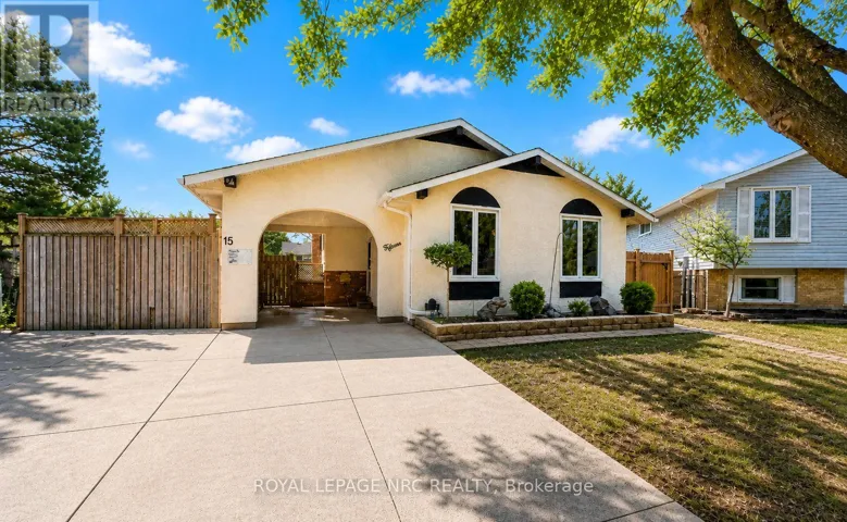 15 CAROUSEL CIRCLE, St. Catharines (Lakeport), Ontario L2N6C9