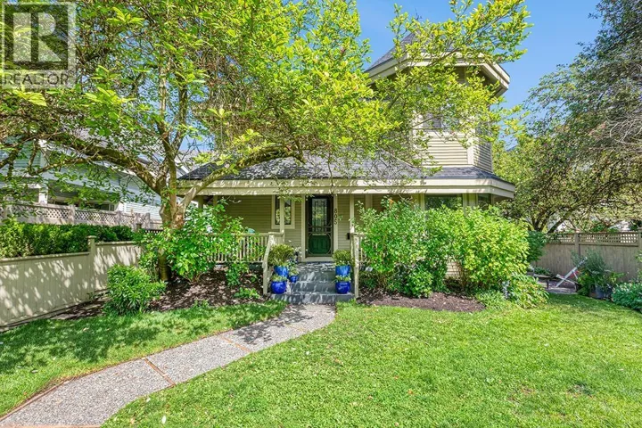 805 W 14TH AVENUE, Vancouver, British Columbia V5Z1R2
