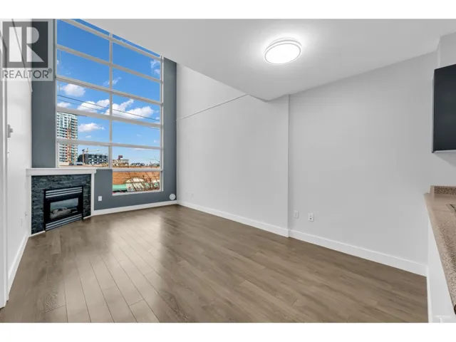 319 418 E BROADWAY, Vancouver, British Columbia V5T1X2