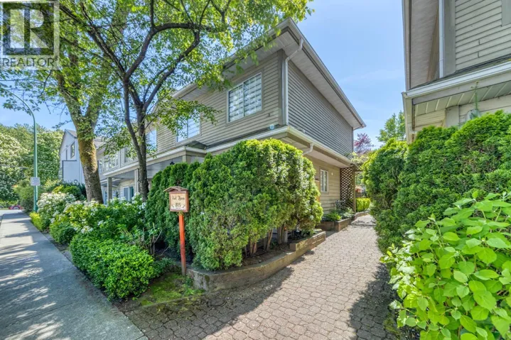 6 815 TOBRUCK AVENUE, North Vancouver, British Columbia V7P1V9