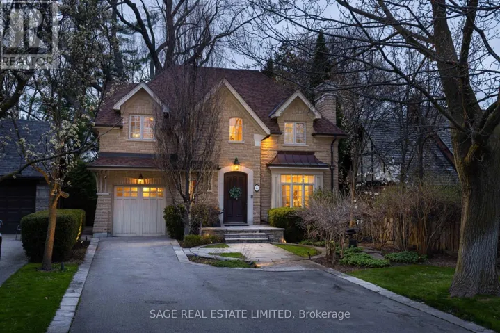 4 REIGATE ROAD, Toronto (Edenbridge-Humber Valley), Ontario M9A2Y2