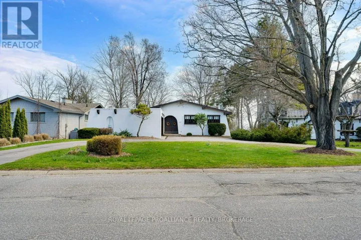 807 WARTMAN AVENUE, Kingston (City SouthWest), Ontario K7M4M3