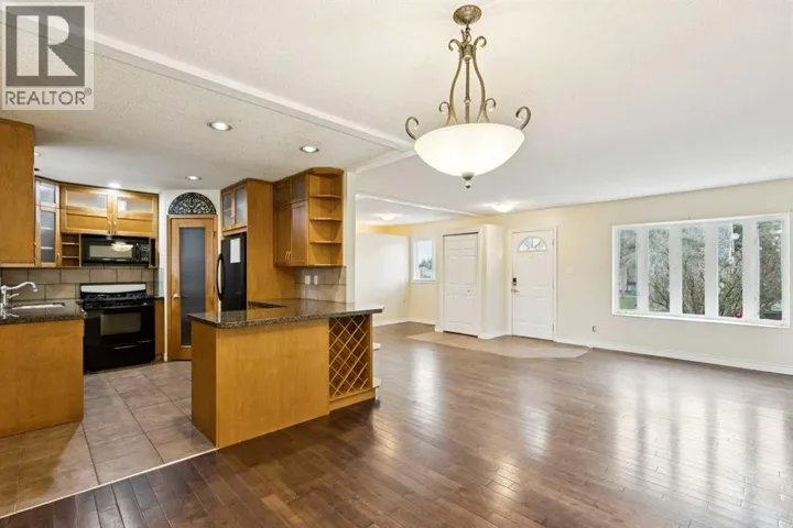 7615 36 Avenue NW, Calgary, Alberta T3B1V2