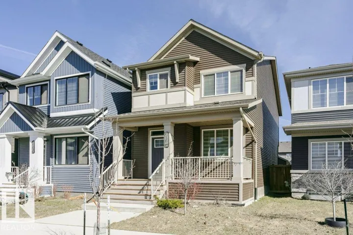 1529 Plum CI SW, Edmonton, Alberta T6X2Z8