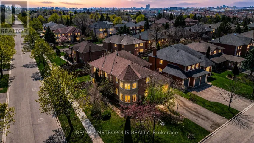 2 SCHOONER COURT, Markham (Cachet), Ontario L6C1R2