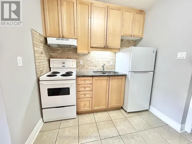 109 - 15 THIRTY THIRD STREET, Toronto (Long Branch), Ontario M8W3G7