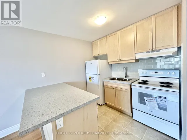 10 - 80 TWENTY FIFTH STREET, Toronto (Long Branch), Ontario M8V3P9
