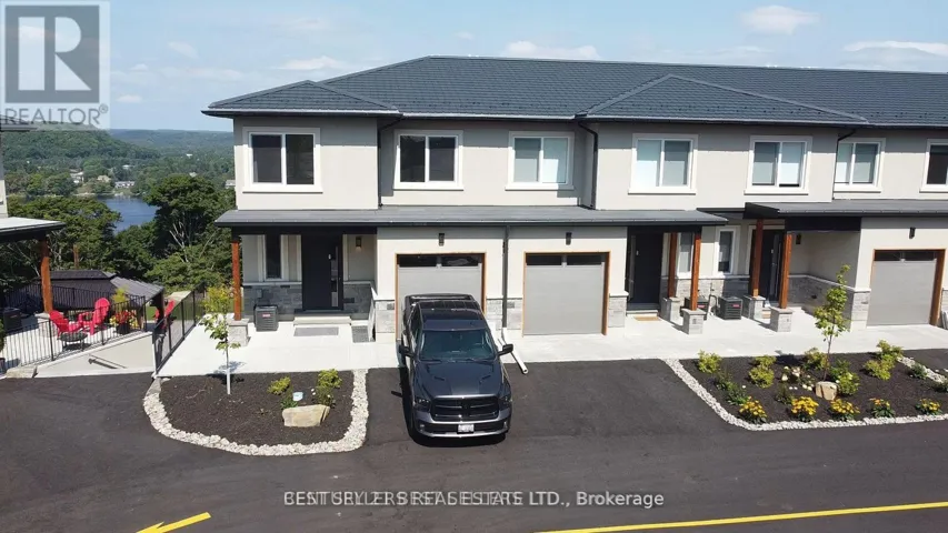 15 HORIZON LANE, Huntsville (Chaffey), Ontario P1H0G6
