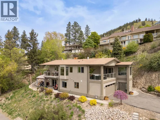 1027 James Hockey Place, Kelowna, British Columbia V1X7L2