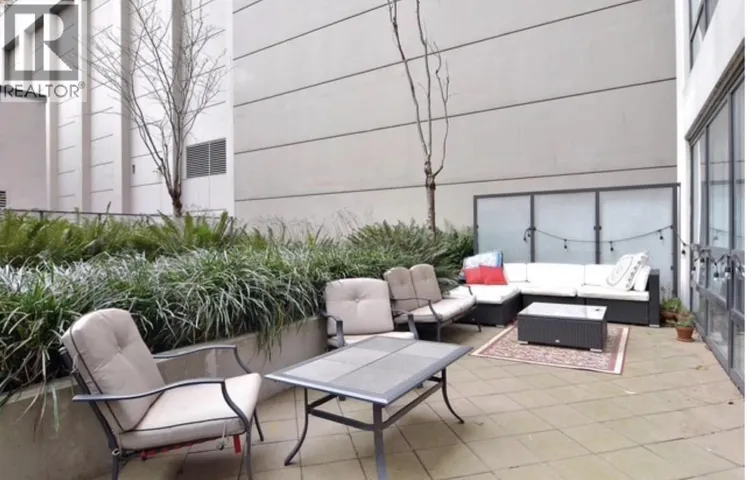 409 933 HORNBY STREET, Vancouver, British Columbia V6Z3G4