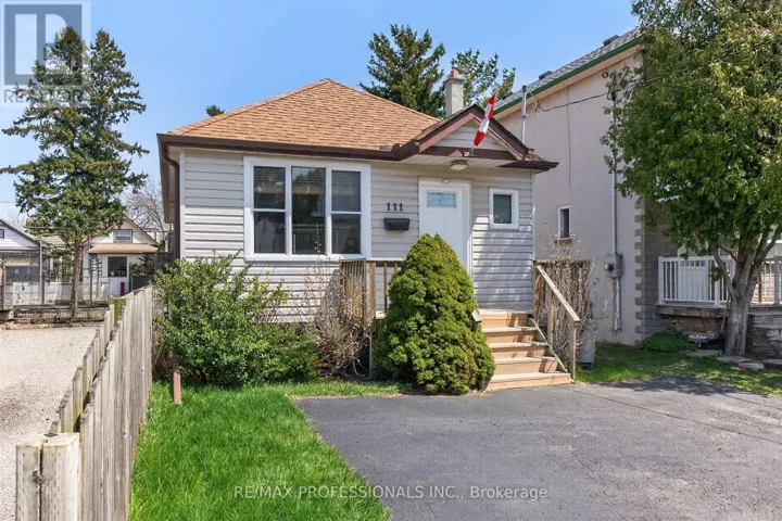 111 SEVENTEENTH STREET, Toronto (New Toronto), Ontario M8V3K5
