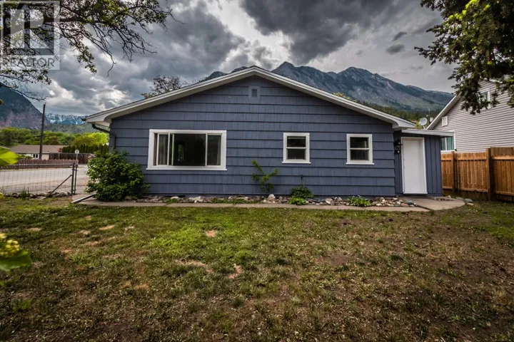 57 12th Avenue, Lillooet, British Columbia V0K1V0