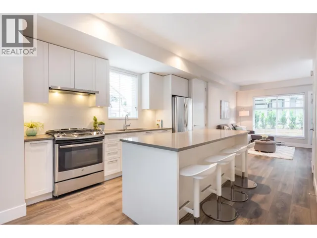 1 5148 SAVILE ROW, Burnaby, British Columbia V5E0C3