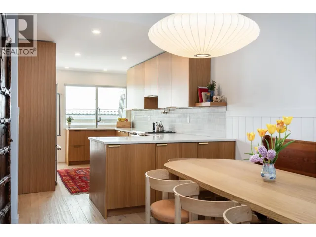 3385 ONTARIO STREET, Vancouver, British Columbia V5V5B9