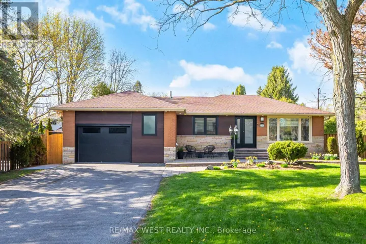 4 AVON COURT, Whitby (Williamsburg), Ontario L1N3H3