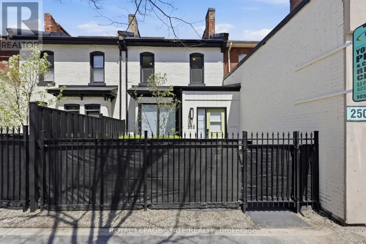 252 KING STREET W, Hamilton (Central), Ontario L8P1A9