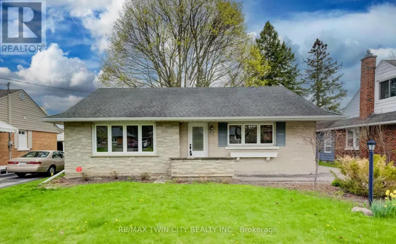 57 JACK AVENUE, Kitchener, Ontario N2M1Z9