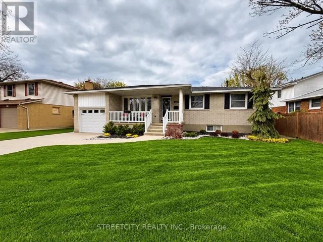 1044 CATHCART BOULEVARD, Sarnia, Ontario N7S2H2