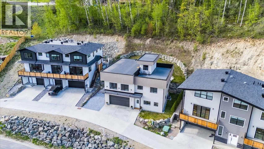934 REDSTONE Drive, Rossland, British Columbia V0G1Y0