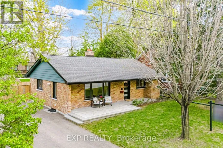 11 ARMSTRONG STREET, Brampton (Downtown Brampton), Ontario L6W1W7