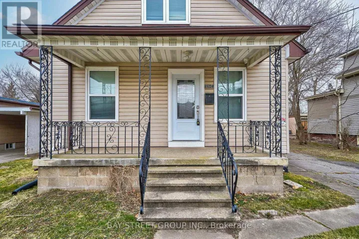 5241 KITCHENER STREET, Niagara Falls (Clifton Hill), Ontario L2G1B4