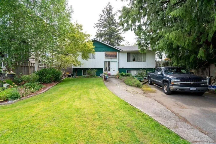 1682 140 STREET, Surrey, British Columbia V4A4G9