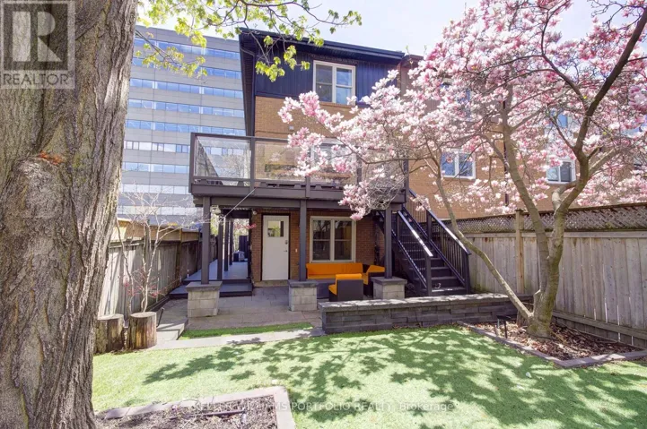 48 MICHENER COURT, Toronto (Niagara), Ontario M6J3R6