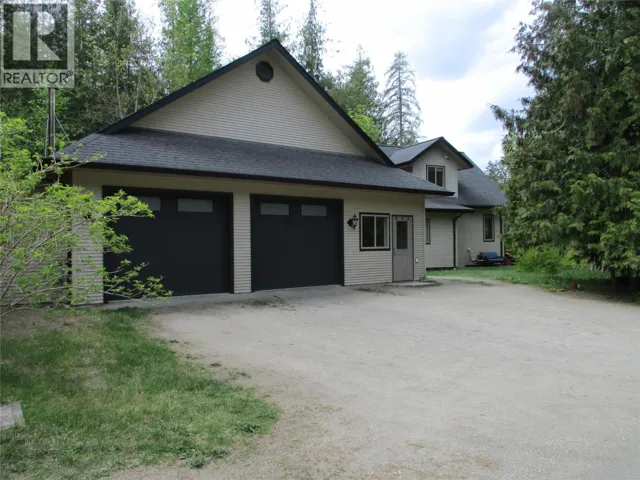 863 Gardom Lake Road, Enderby, British Columbia V0E1V3