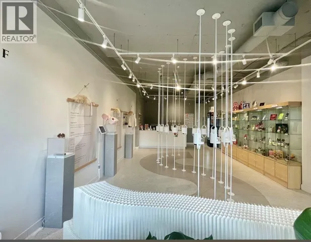 3121 W BROADWAY, Vancouver, British Columbia V6K2H2