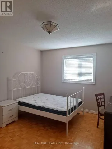 ROOM 1 - 5672 SHILLINGTON DRIVE, Mississauga (Hurontario), Ontario L5R3N5