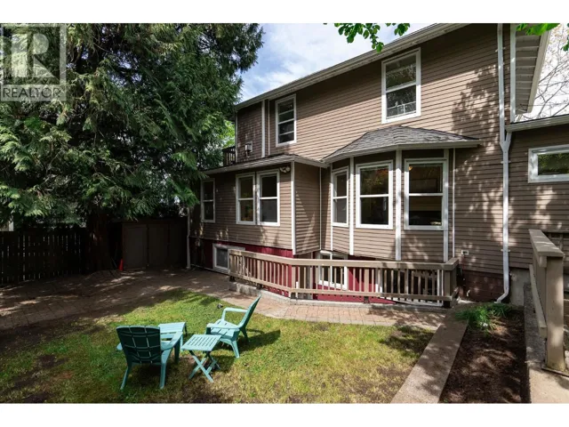 832 SALSBURY DRIVE, Vancouver, British Columbia V5L4A2
