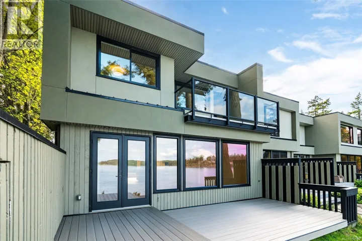 16 2330 Harbour Rd, Sidney, British Columbia V8L2P8