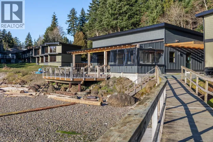 211 4305 Shingle Spit Rd, Hornby Island, British Columbia V0R1S0