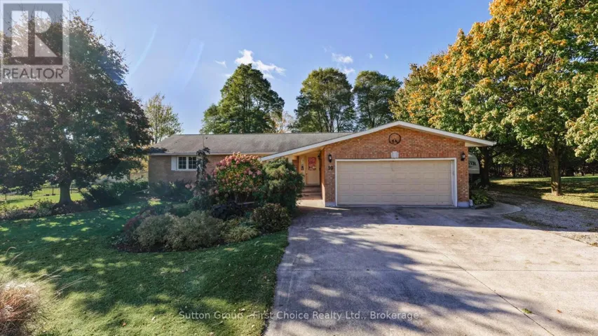 10 BAYFIELD STREET E, Huron East (Egmondville), Ontario N0K1G0