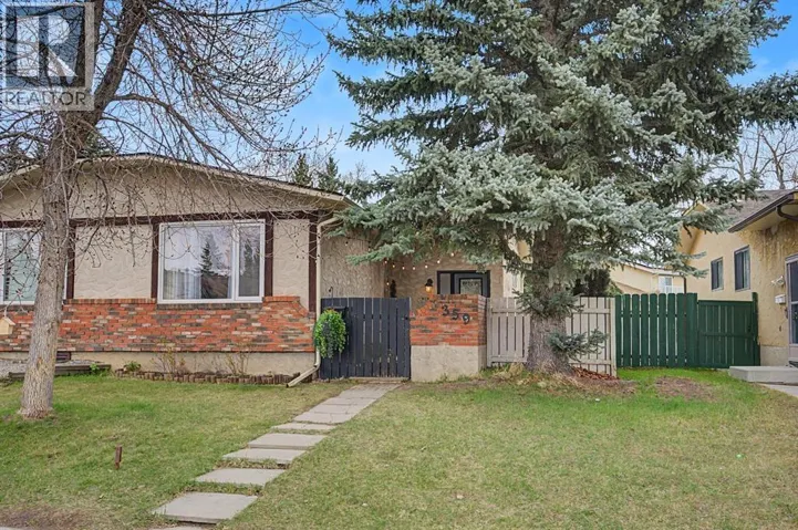 359 Woodvale Crescent SW, Calgary, Alberta T2W3L3