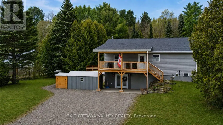 39090 COMBERMERE ROAD, Madawaska Valley, Ontario K0J1L0