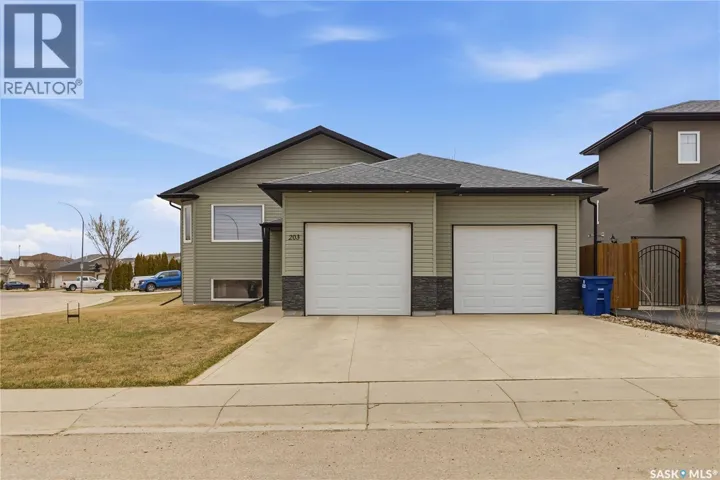 203 Kinloch CRESCENT, Saskatoon, Saskatchewan S7M2W9