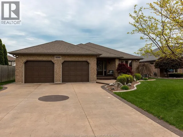 898 SOUTHWOOD DRIVE, Lakeshore, Ontario N8L1G2