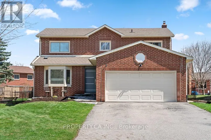 217 HAMPTON COURT, Newmarket (Bristol-London), Ontario L3Y6J5
