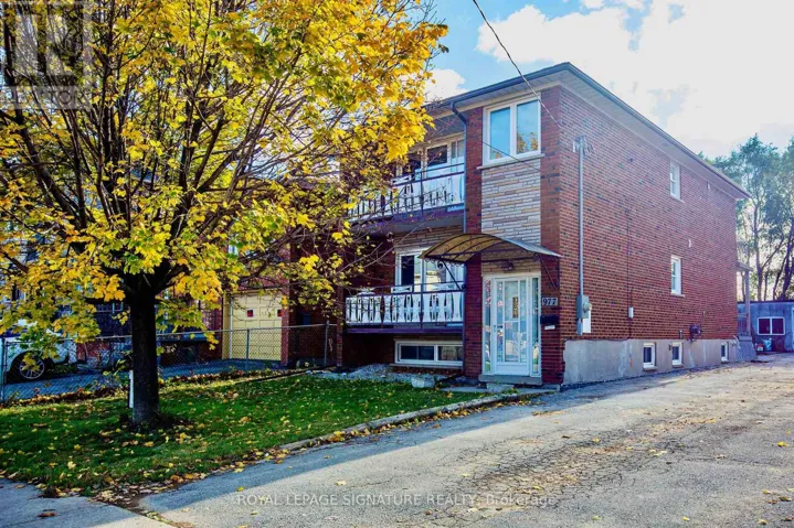 4 - 977 GLENCAIRN AVENUE, Toronto (Yorkdale-Glen Park), Ontario M6B2A8