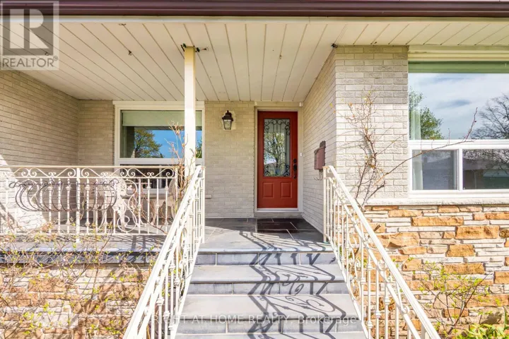 304 ULRIC CRESCENT, Oakville (WO West), Ontario L6K3R2