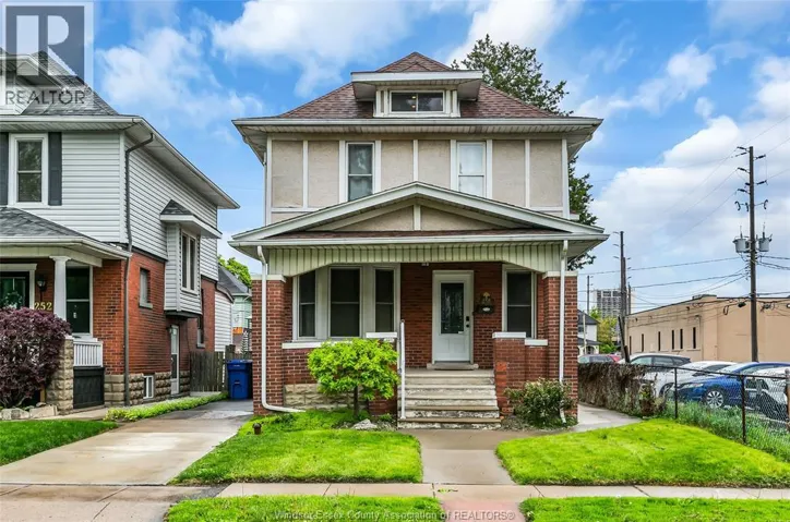 258 ELM AVENUE, Windsor, Ontario N9A5G8