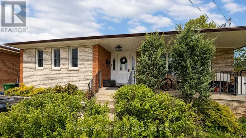 MAIN - 7 DIGBY COURT, Toronto (Newtonbrook West), Ontario M2R2X5