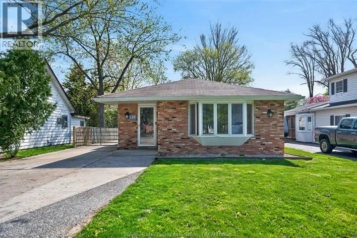 226 EDGEWATER BOULEVARD, Tecumseh, Ontario N8N2H2