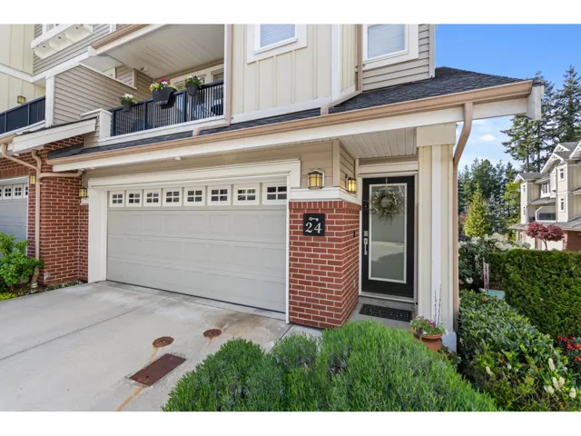 24 2925 KING GEORGE BOULEVARD, Surrey, British Columbia V4P1B8