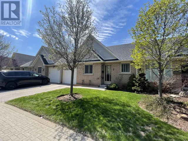 7 - 165 MAIN STREET E, Grimsby (Grimsby East), Ontario L3M1P2