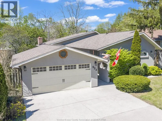 923 LAUZON ROAD, Windsor, Ontario N8S3M4