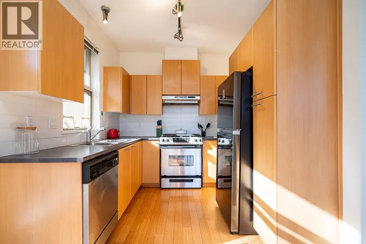 516 9319 UNIVERSITY CRESCENT, Burnaby, British Columbia V5A4Y5