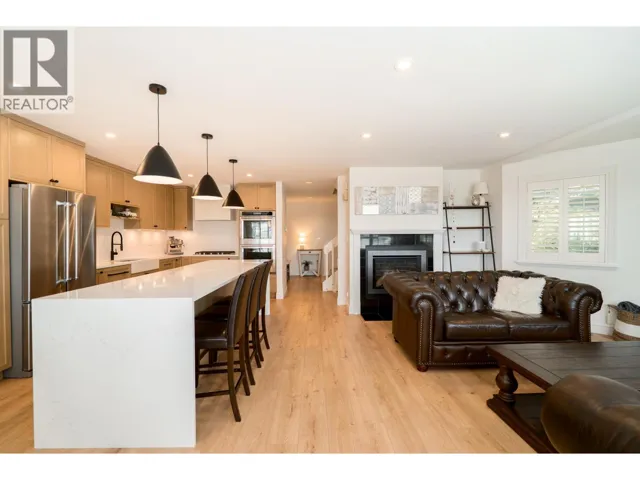 132 2721 ATLIN PLACE, Coquitlam, British Columbia V3C5B1