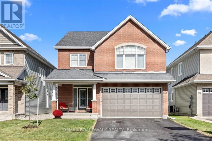 816 AZURE STREET, Ottawa, Ontario K4A0T7